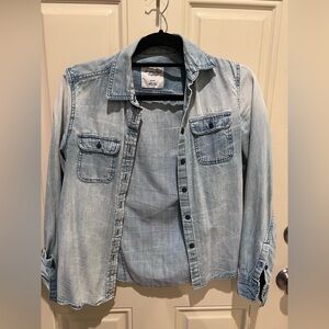 American Eagle button down Jean